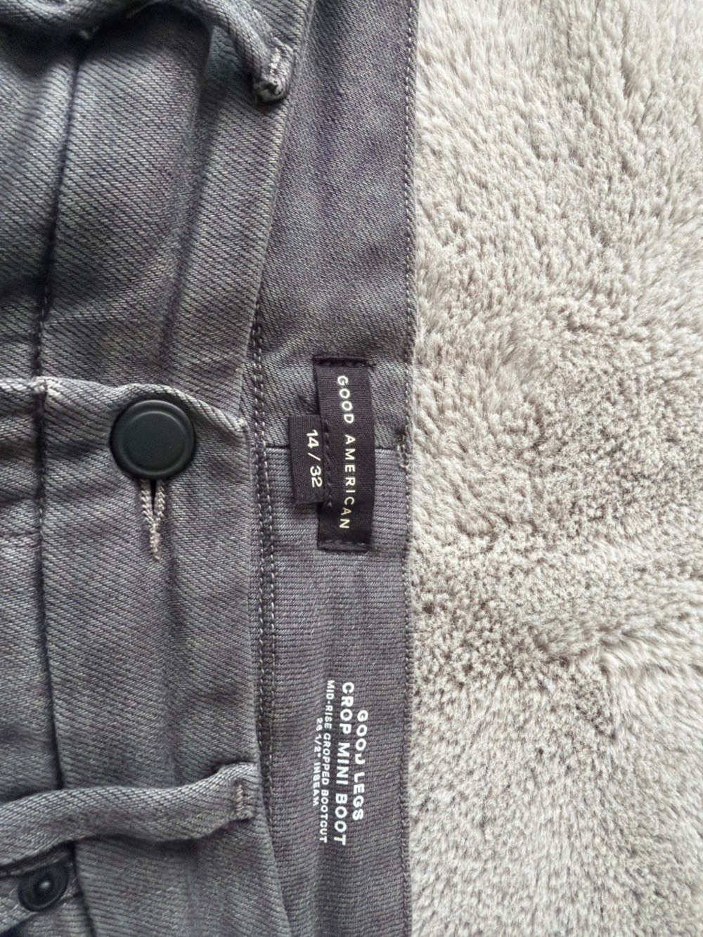 Good American Jeans - Picture 4 of 4
